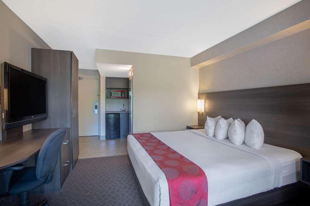 Quality & Conference Centre 3* Kingston