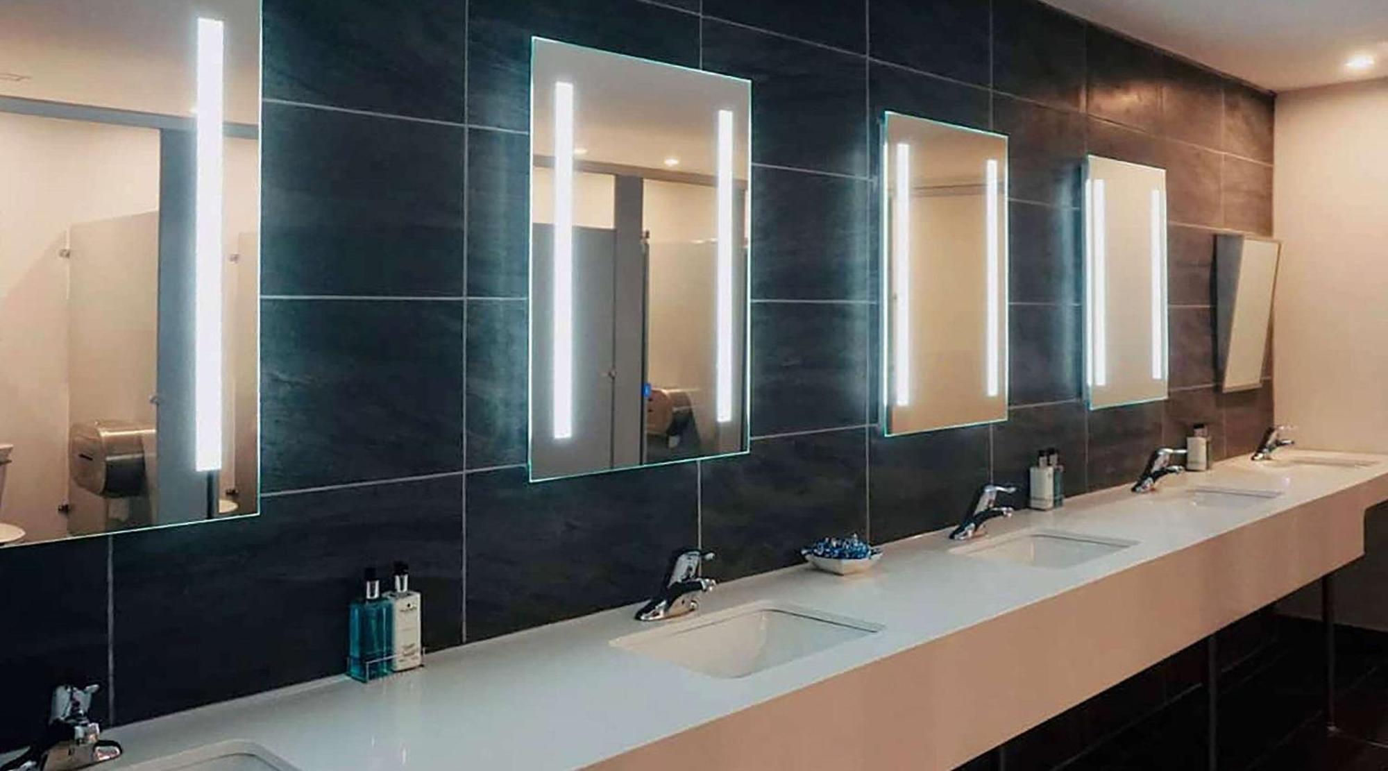 Quality & Conference Centre 3* Kingston