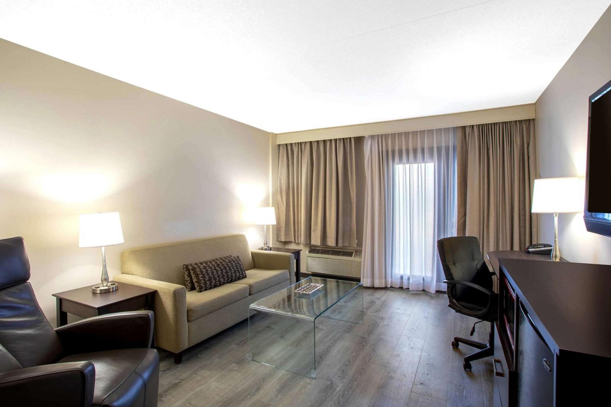 Quality & Conference Centre Inn